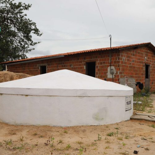 Elmano anuncia investimento de R$ 23 milhões para construção de mais de 3 mil cisternas de placas; 18 municípios serão beneficiados