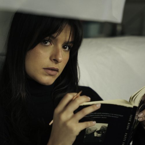 Artigo: ‘Ser vulnerável na era da performance: por que mostramos tudo, mas revelamos pouco?”