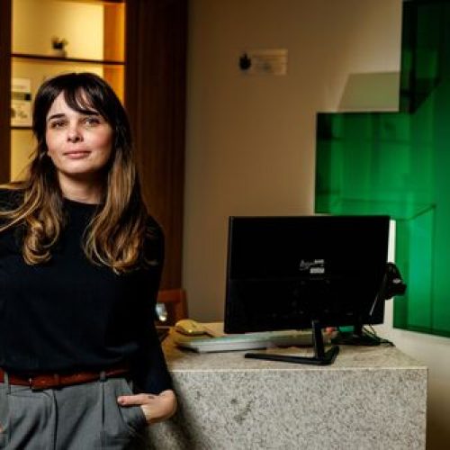 Mobilização pela cannabis medicinal no Brasil tem uma voz feminina na linha de frente