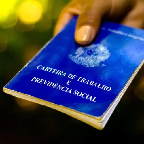 Desmantelando mito que ameaça a estabilidade do trabalhador: CLT é preferência de 80% dos brasileiros que buscam emprego