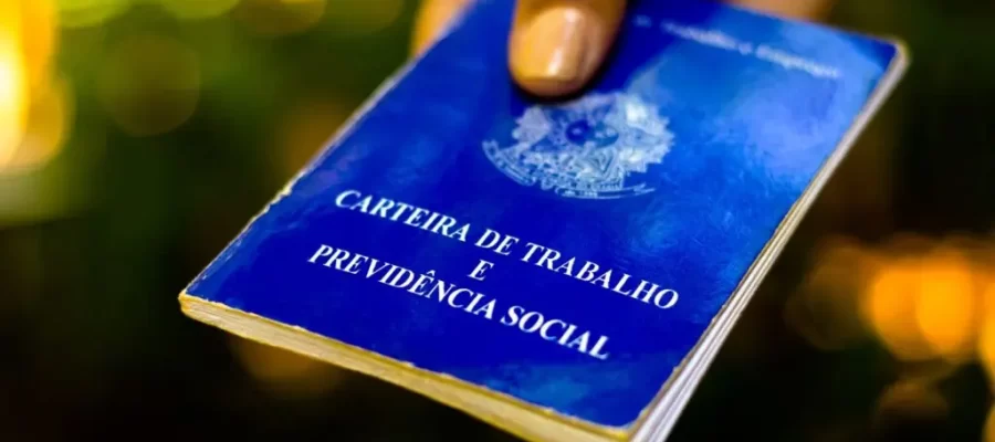 Desmantelando mito que ameaça a estabilidade do trabalhador: CLT é preferência de 80% dos brasileiros que buscam emprego