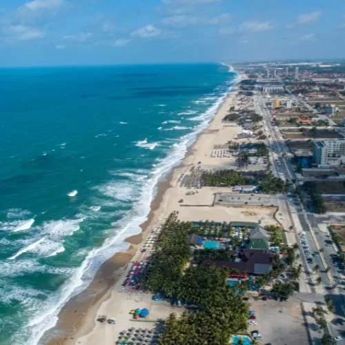 Acrísio Sena: “O futuro da praia tem nome: diálogo” (ou “As ondas da justiça econômica e social na orla de Fortaleza”)