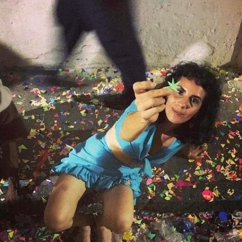 Bet, a Feia: empresa de apostas que patrocina carnaval de Olinda (PE) tenta impedir trabalho de artista plástica