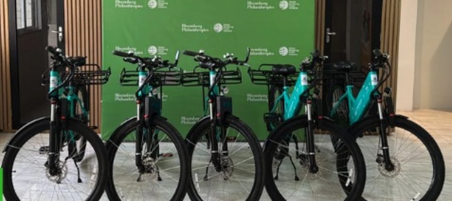 Projeto de bicicletas elétricas para delivery conclui testes em Fortaleza e, segundo empresa, tem resultados positivos