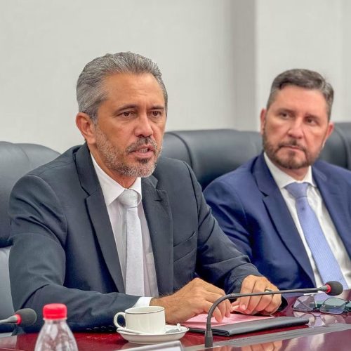 A Coluna do Roberto Maciel (terça, 6.1): O Ceará, a Democracia e a Venezuela