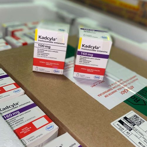 Ceará recebe lote de medicamento inovador para tratamento do câncer de mama no SUS