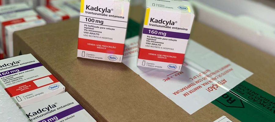 Ceará recebe lote de medicamento inovador para tratamento do câncer de mama no SUS