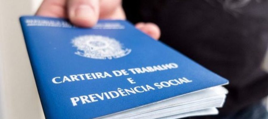 A Coluna do Roberto Maciel (terça, 17.2): A folia está acabando. E o emprego, como fica?