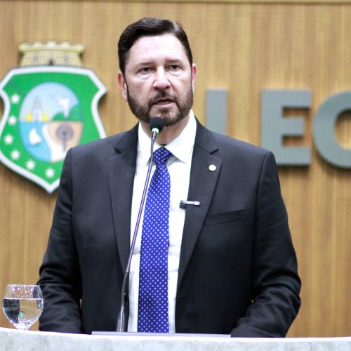 A Coluna do Roberto Maciel (quinta, 30.10): Aldigueri prepara concurso na Alece com 200 vagas