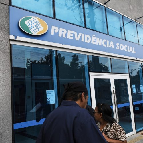 Justiça condena INSS por permitir desconto indevido contra aposentada