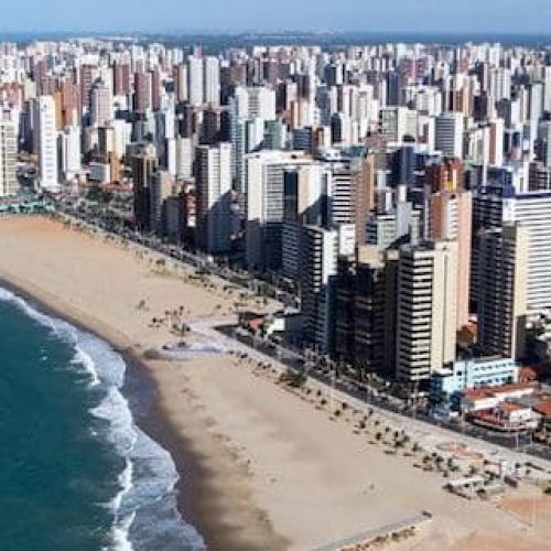 Manutenção, desenvolvimento e respeito às vocações da Beira Mar de Fortaleza são tema de reunião com Prefeitura