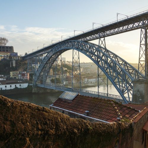 Portugal atrai empresários, mas enfrenta desafios no atendimento