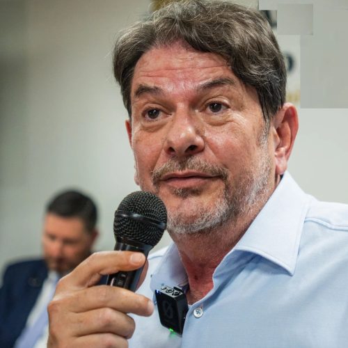 Cid deixa de lado conversas sobre sucessão no Ceará e vai ao Japão tratar de aspectos jurídicos sobre tecnologias