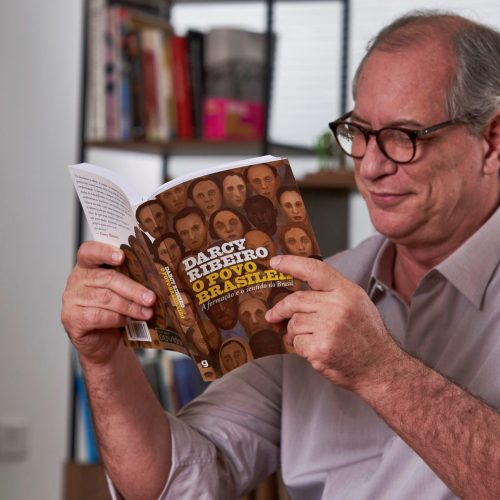 Ricardo Alcântara: “O vale-tudo de Ciro Gomes”
