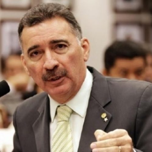 Artur Bruno lança texto sobre os 300 anos de história de Fortaleza