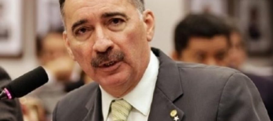 Artur Bruno lança texto sobre os 300 anos de história de Fortaleza