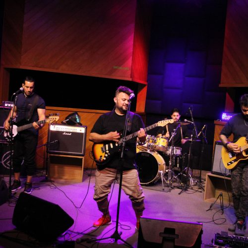 Nohau abre show do CPM 22 no Santo Rock Bar, em São Paulo