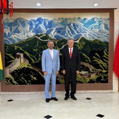 Elmano e embaixador da China se reúnem para tratar de parcerias econômicas