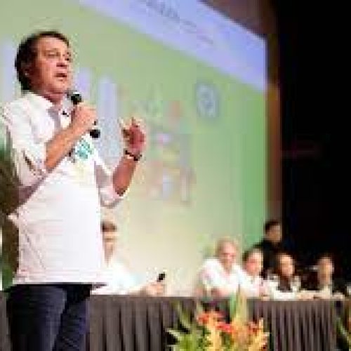 Evandro Leitão está na COP30. Já imaginou se o Sarto ou o André estivessem no lugar dele?