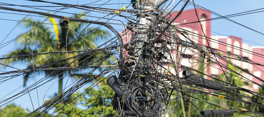 Videomonitoramento flagra furto de cabos telefônicos; homem é preso no Centro de Fortaleza
