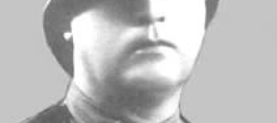 A Coluna do Roberto Maciel (terça, 14.4): Hino de Fortaleza é obra fascista; por respeito à Democracia, é hora de mudá-lo