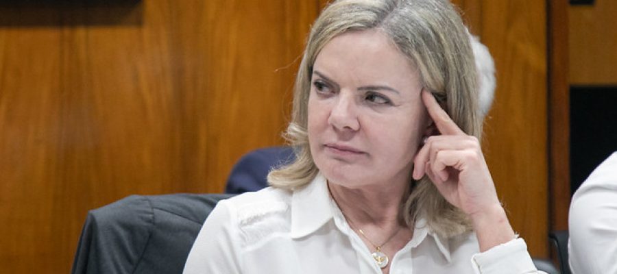 A Coluna do Roberto Maciel (quinta, 13.3): Gleisi e o ranço, a misoginia e a política arruinada e ruinosa – Dilma já havia provado disso