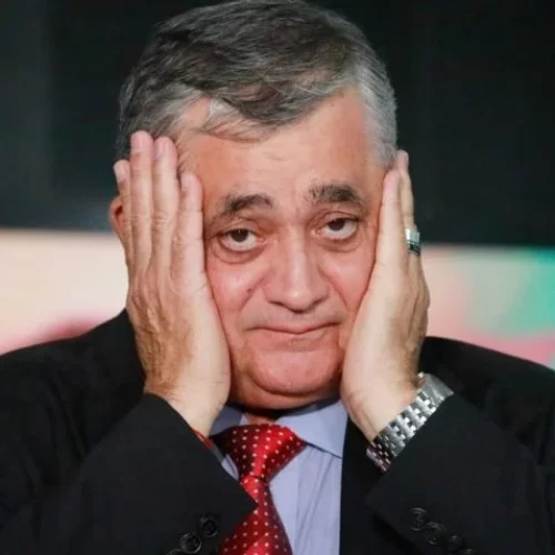 A Coluna do Roberto Maciel (sábado, 28.6: Um vespeiro à frente do desenvolvimento nacional e contra a redução das desigualdades sociais