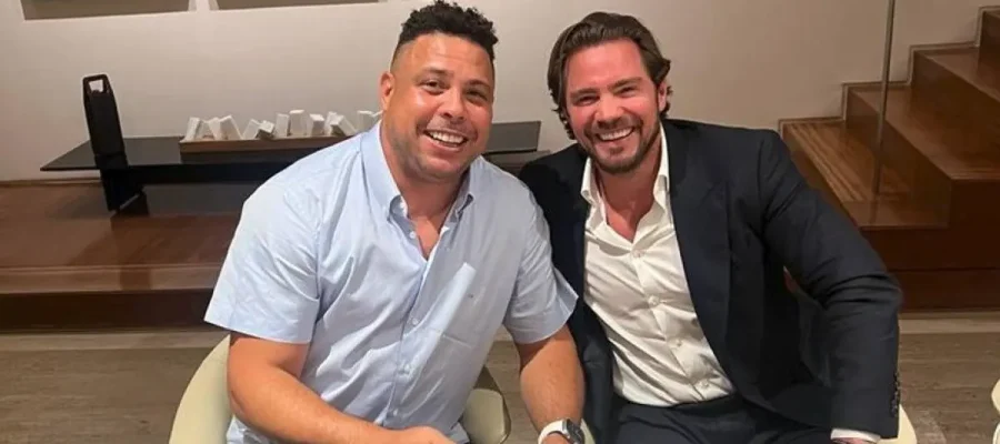 O “Fenômeno” entra no campo de Vorcaro: Ronaldo pediu dinheiro ao mafioso que bancou filme de Bolsonaro