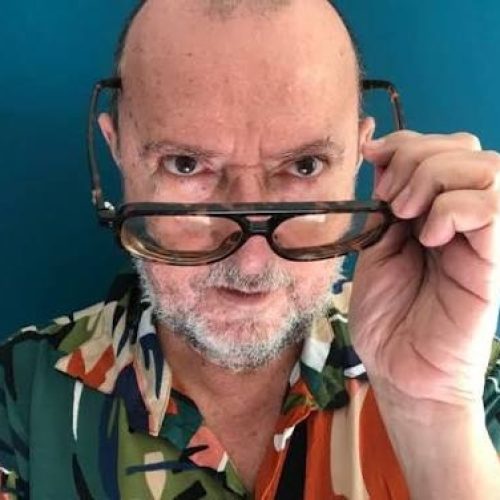 Jornalista Xico Sá, autor de biografia de PC Farias, diz que ex-tesoureiro de Collor tinha investigadores na “folha de pagamento” e reforça tese da queima de arquivo