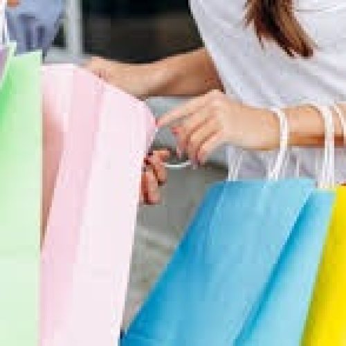 Intenção de consumo das famílias cresce pelo sexto mês consecutivo e mostra mais uma vez otimismo na economia