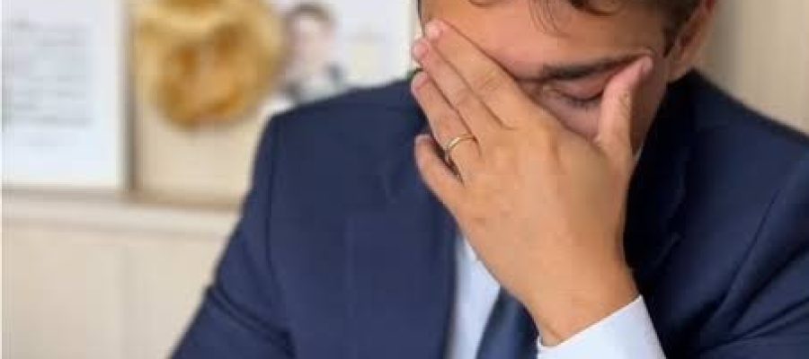 Pressões para cassação e prisão de Nikolas Ferreira ganham volume; ato do bolsonarista é crime previsto em lei