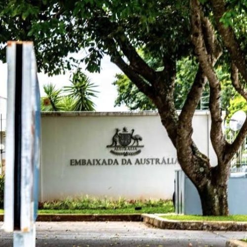 EUA e Austrália suspendem atendimento presencial em embaixadas no Brasil às vésperas da eleição