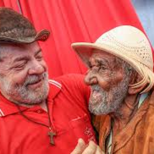 Pesquisa da Real Big Data mostra vitória de Lula no Ceará no primeiro turno e rejeição intensa a Flávio Bolsonaro; números são saudados nas redes sociais