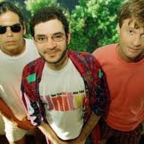 “Que candidato é este?”: Romeu Zema leva repreensão por usurpar direitos autorais da banda Legião Urbana