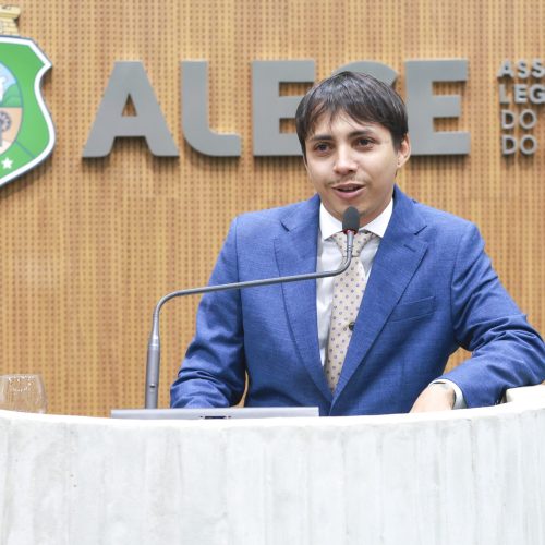 Alece: deputado Léo Suricate denuncia irregularidades em concurso de professores de Caucaia