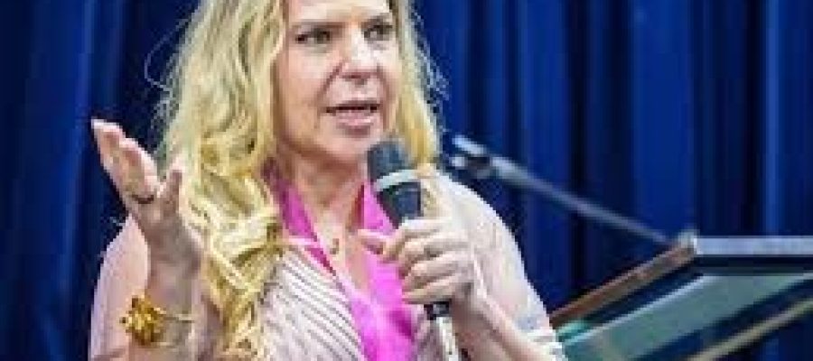 A Coluna do Roberto Maciel (sábado, 4.4): “Da janela lateral do quarto de dormir…”