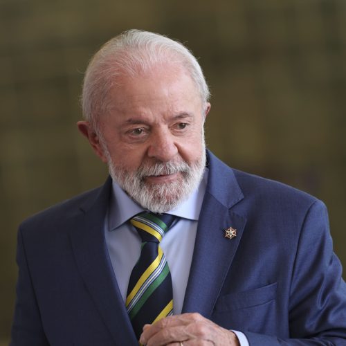 Lula lidera todos os cenários de primeiro e segundo turno das eleições, revela pesquisa Atlas/Intel