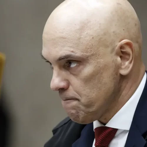 Trump assedia juridicamente Alexandre de Morais e ministro do STF é notificado; intimidação foi feita por e-mail