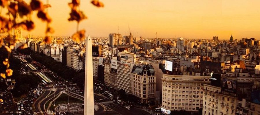 A Resenha da Tuty: “Amores contados”