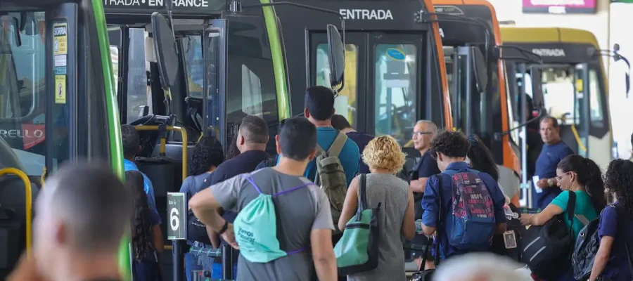 Jornada 6×1: 67% dos entrevistados em pesquisa apontam que modelo piora saúde mental
