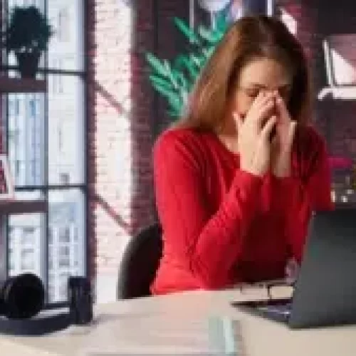 Criminalizar uso de Inteligência Artificial contra mulheres é avanço, mas esbarra em despreparo do Judiciário e falta de regulação