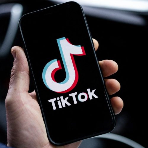 Brasil aplica multa de R$ 153,7 milhões contra TikTok por falhas em dados de adolescentes