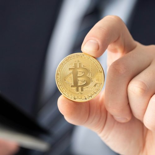 Criptomoedas superam ações e estão entre os cinco investimentos preferidos dos brasileiros, aponta pesquisa