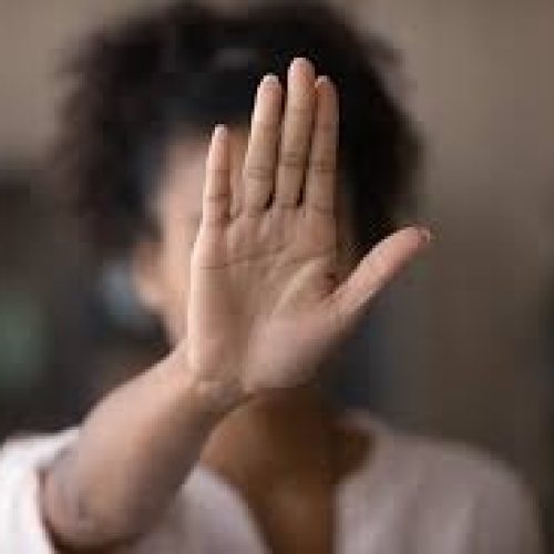 Lei Maria da Penha também pode ser aplicada a mulher que comete violência contra outra mulher