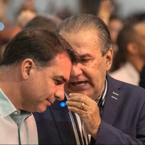 João Filho: “Escândalos fazem Flávio Bolsonaro despencar entre evangélicos”