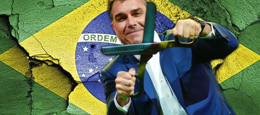 Vingança prometida por Flavio Bolsonaro é brutal: extremista discute com empresários aumento da aposentadoria para 67 anos e ataque ao Bolsa Família