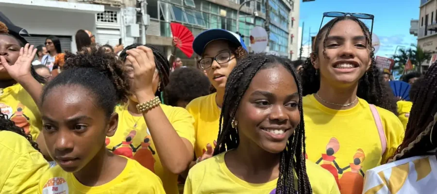 Programa Marielle Franco, financiado por fundo social, abre edital para apoiar mulheres negras